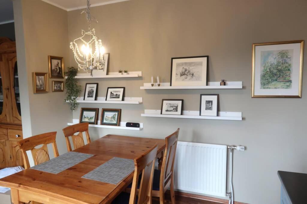 Warm And Welcoming Flat Downtown Akureyri Apartment Exterior photo